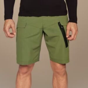 On Brand Explorer Shorts (Small)